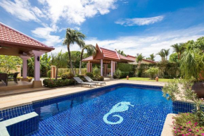 Beautiful 5BR Villa Felicity, Pool & Garden, near Naiharn